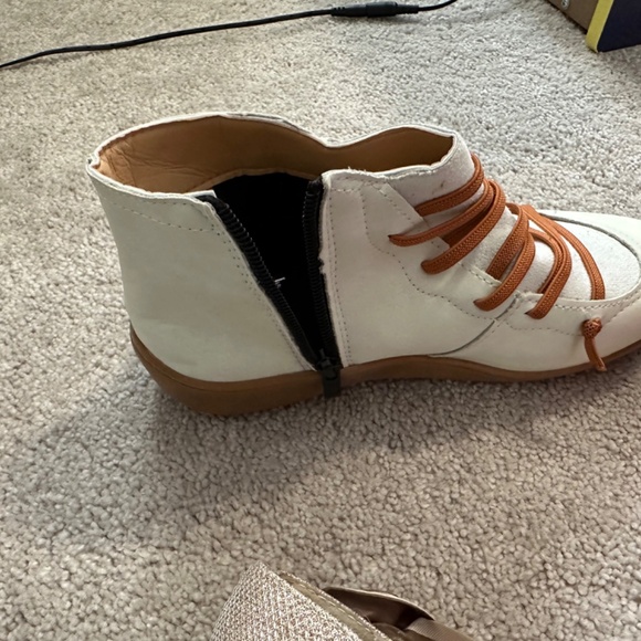 Women’s shoes and boots - Picture 16 of 16